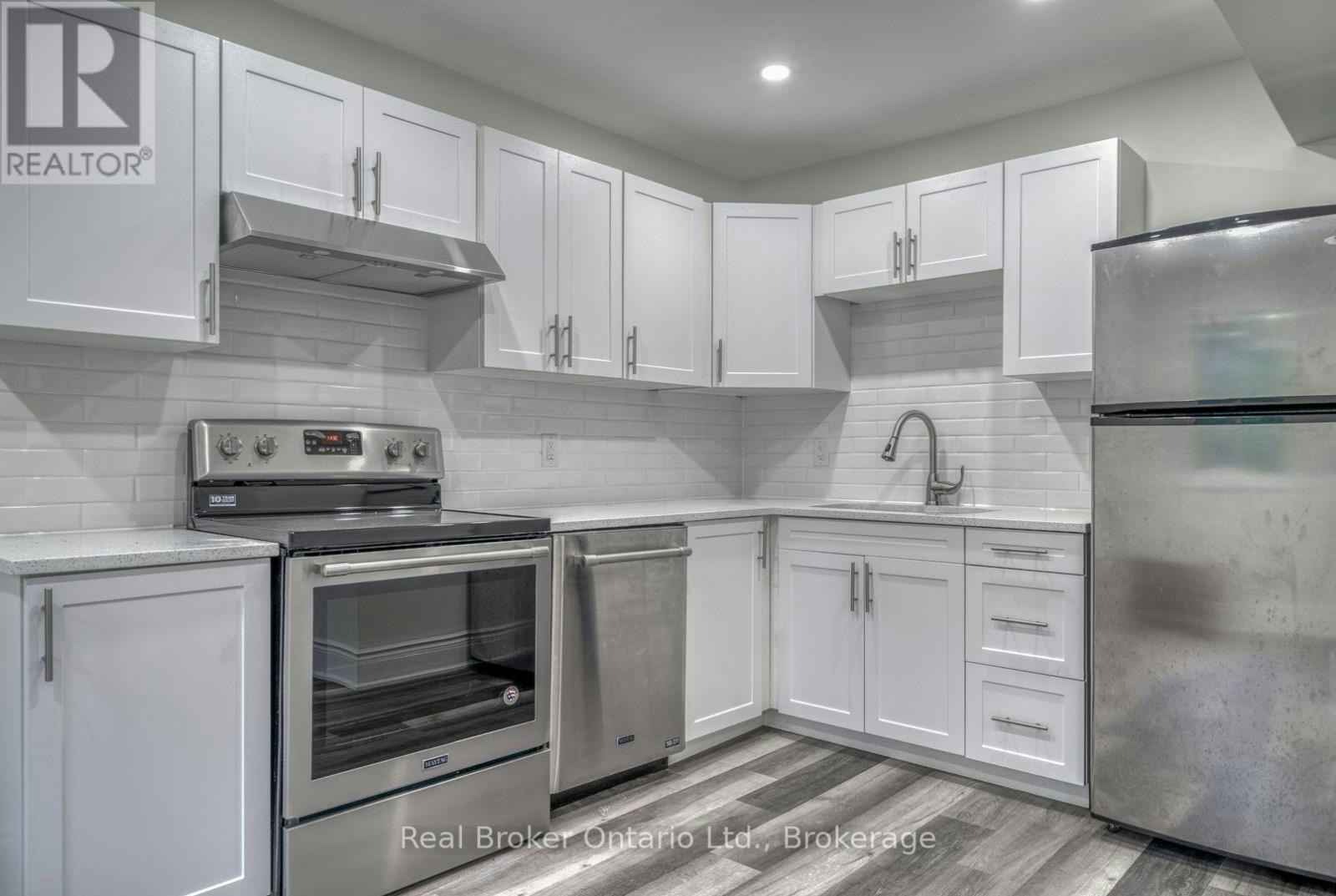 1-220 Caroline Street S, Hamilton, ON, L8P 3L4 - 8