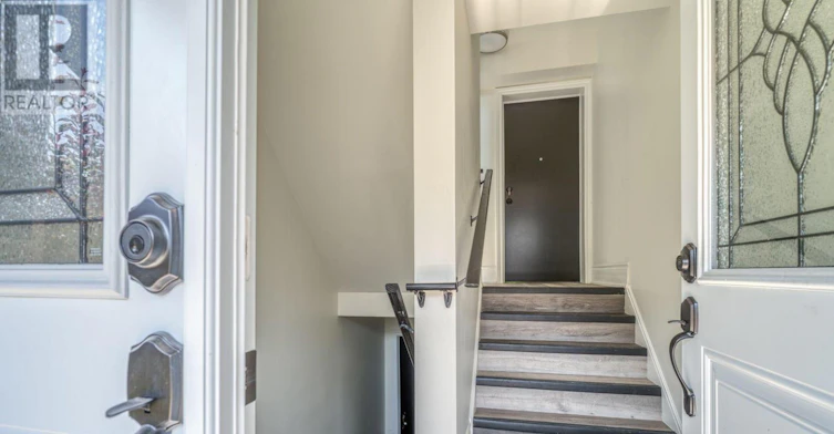 1-220 Caroline Street S, Hamilton, ON, L8P 3L4 - 3