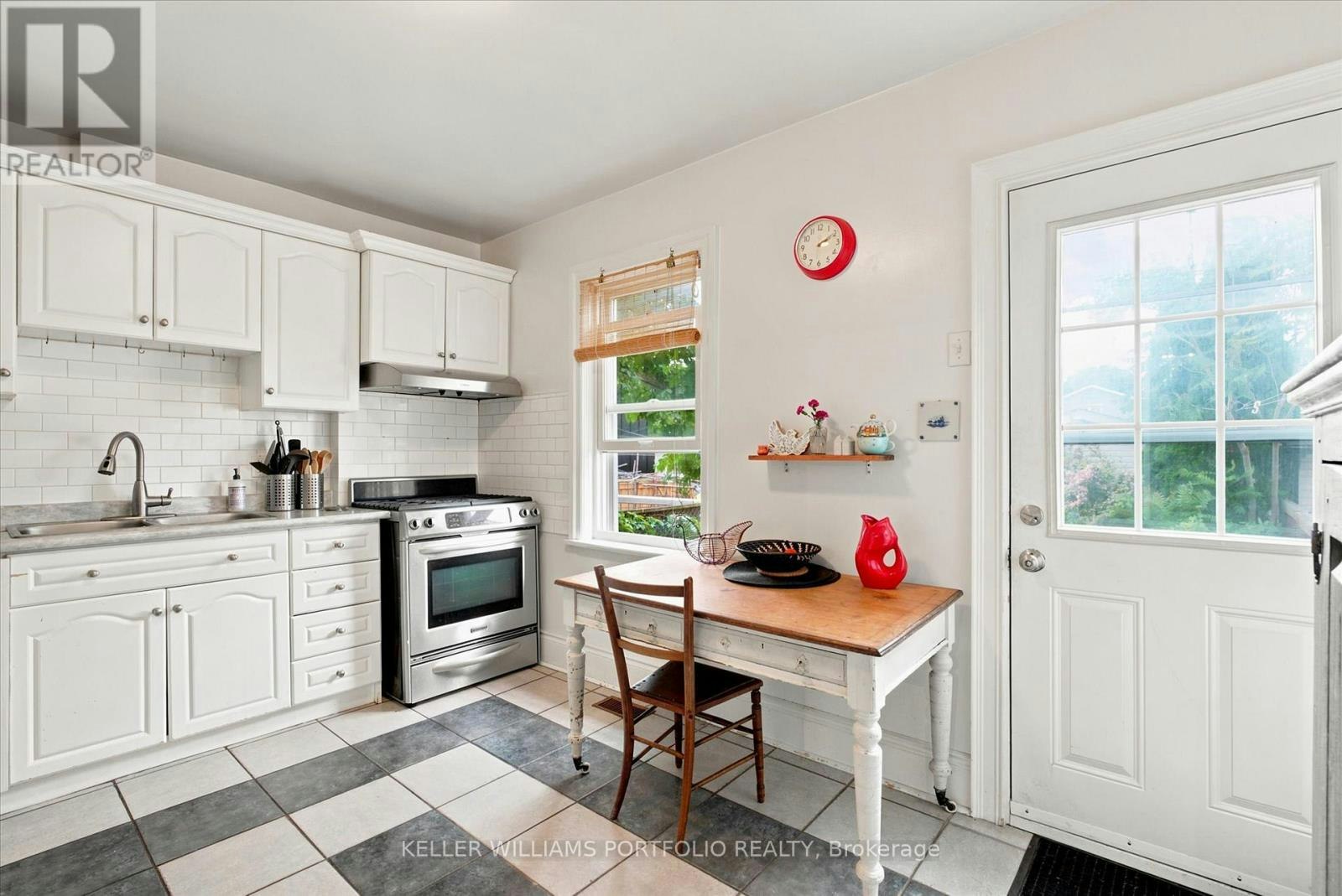 364 Westmoreland Avenue N, Toronto, ON, M6H 3A7 - 16