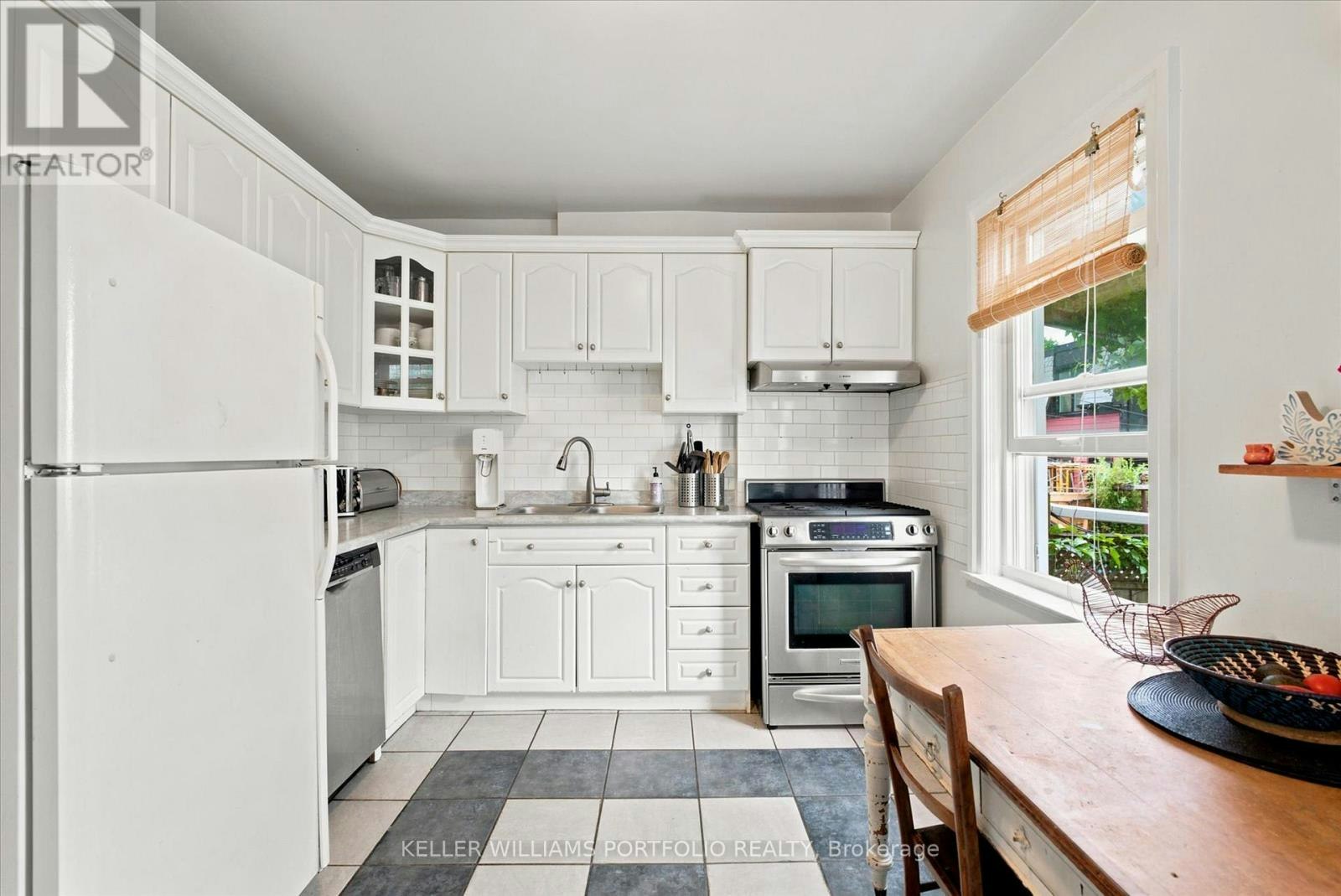 364 Westmoreland Avenue N, Toronto, ON, M6H 3A7 - 17