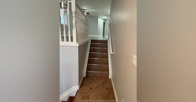 4207 Whiskey Avenue, Windsor, ON, N9G 3B2 - 3