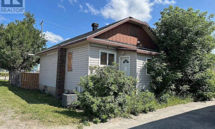 331 Lang Avenue