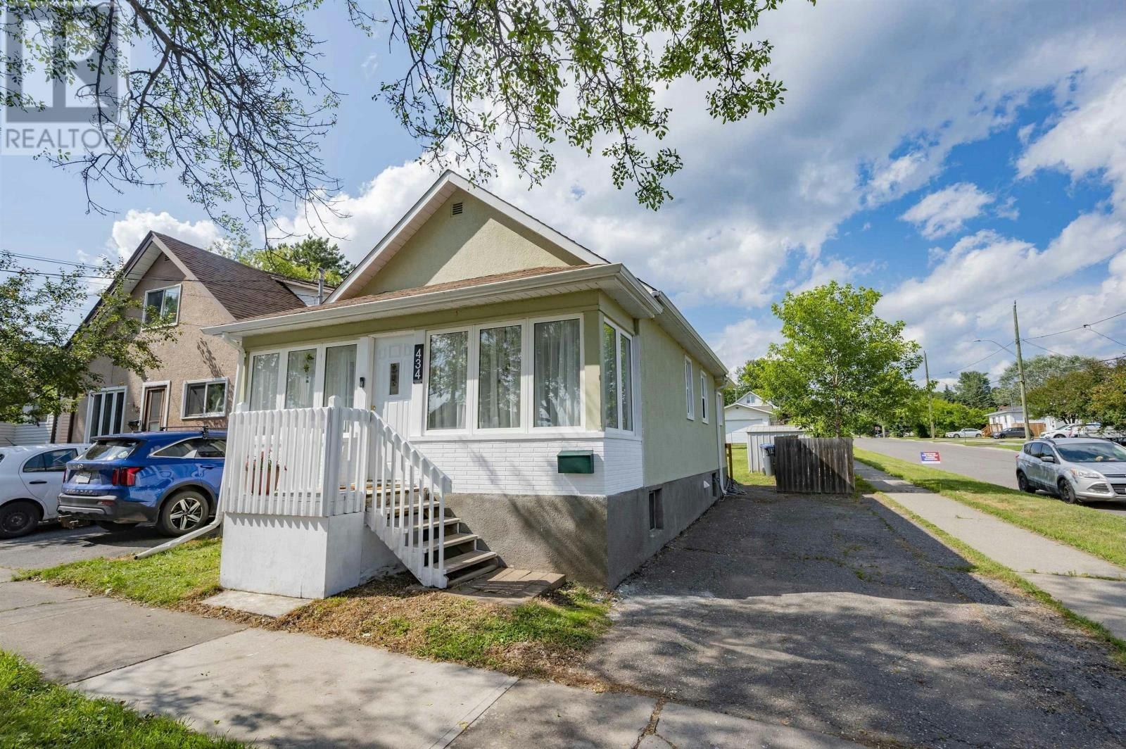 434 Queen Street, Thunder Bay, ON, P7B 2K6