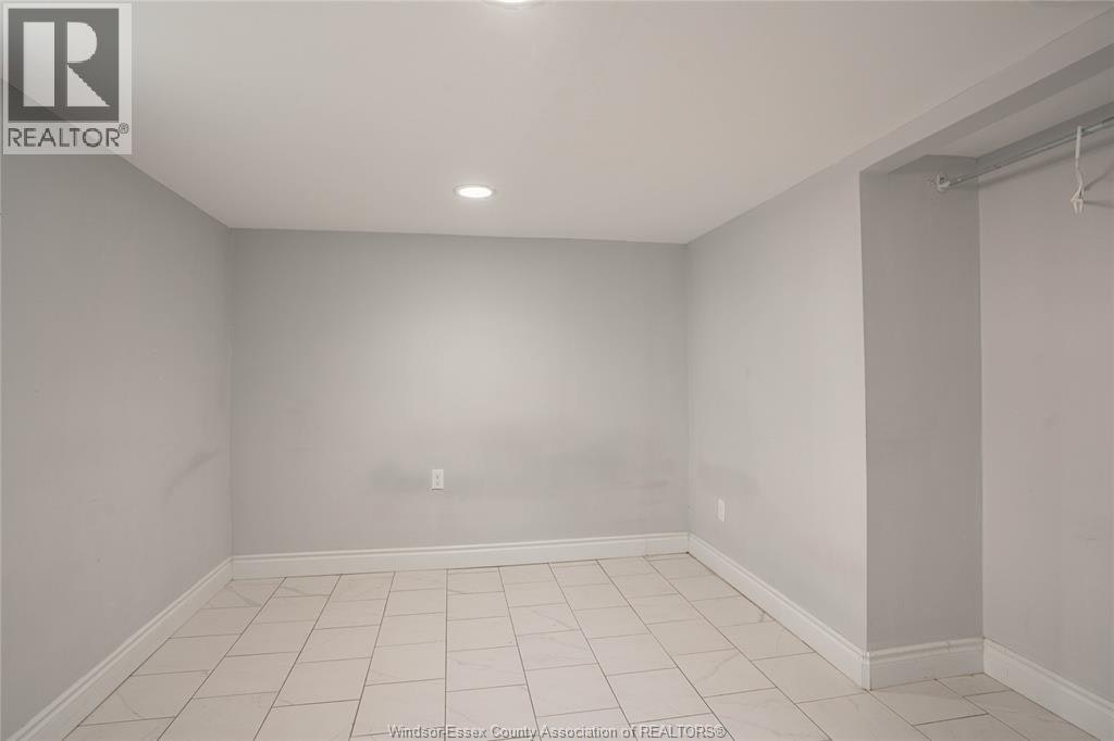 354 Curry Avenue, Windsor, ON, N9B 2B7 - 16