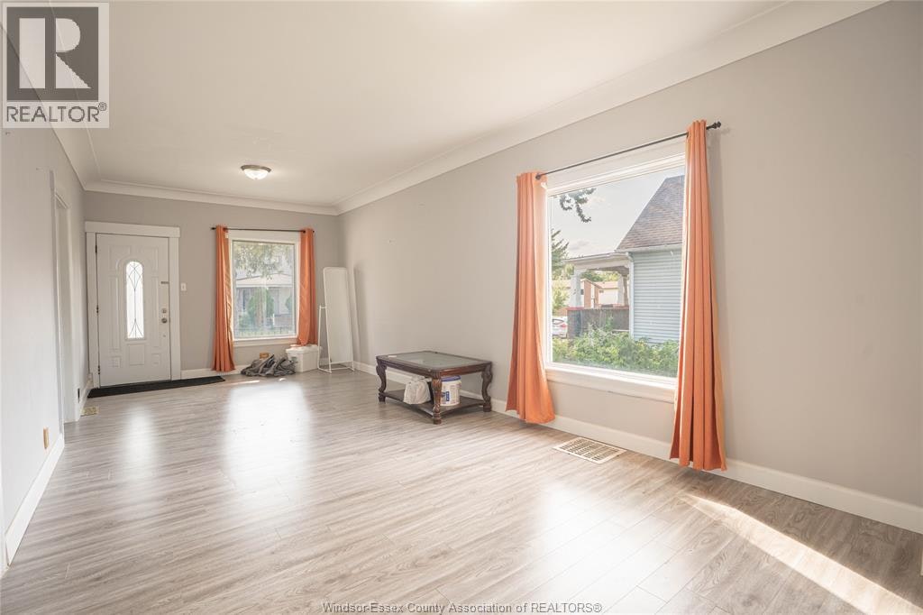 354 Curry Avenue, Windsor, ON, N9B 2B7 - 4