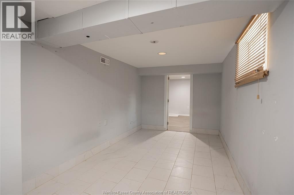 354 Curry Avenue, Windsor, ON, N9B 2B7 - 13