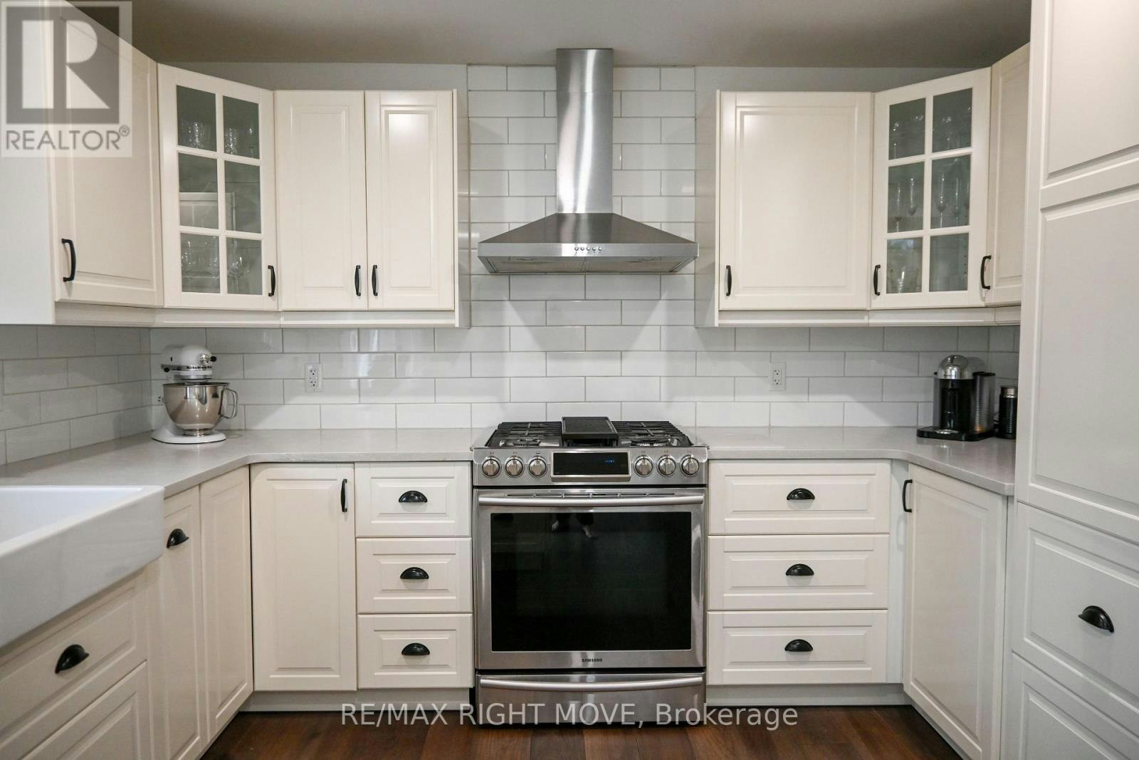 4287 Huronia Road, Severn, ON, L3V 0G6 - 10