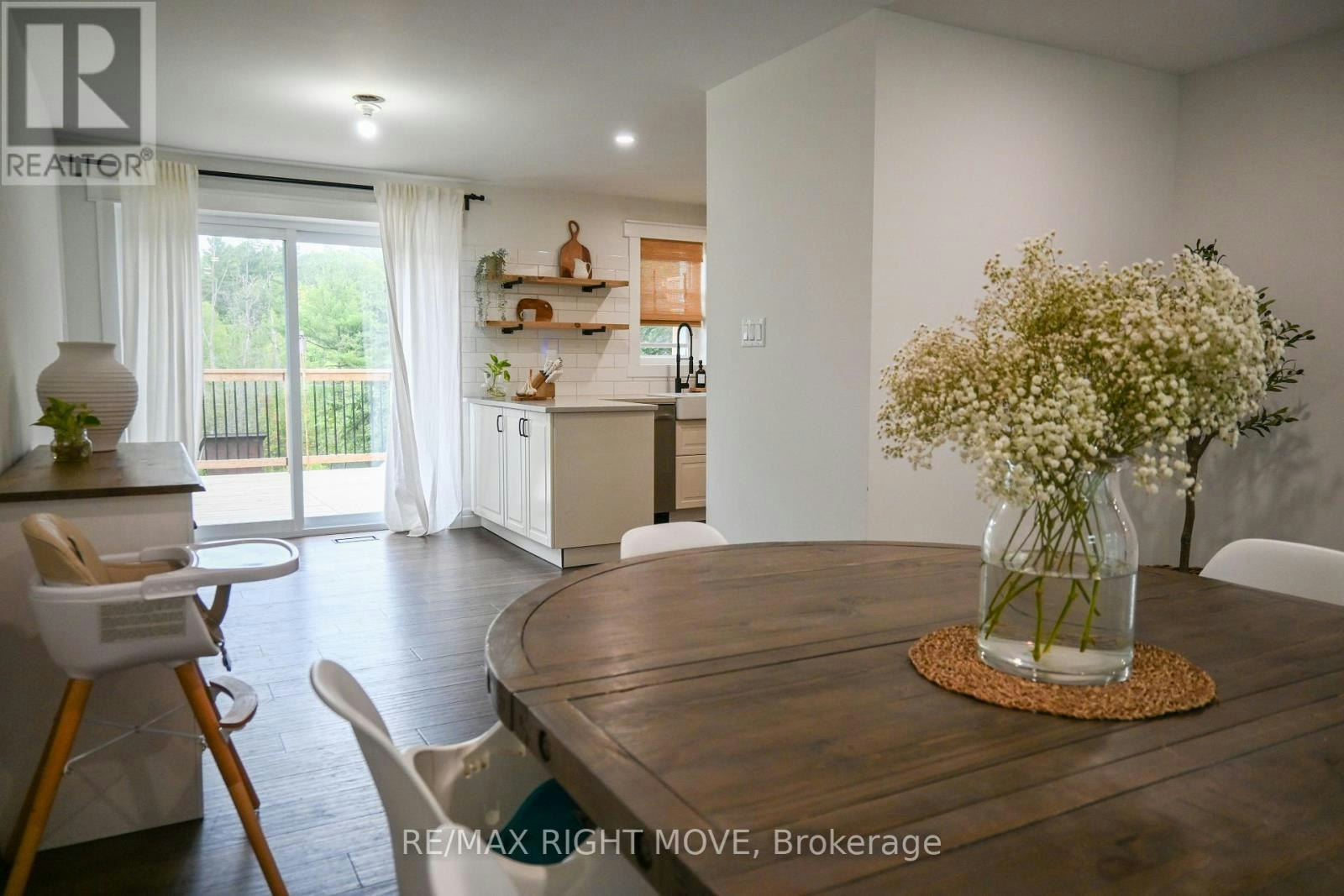4287 Huronia Road, Severn, ON, L3V 0G6 - 8