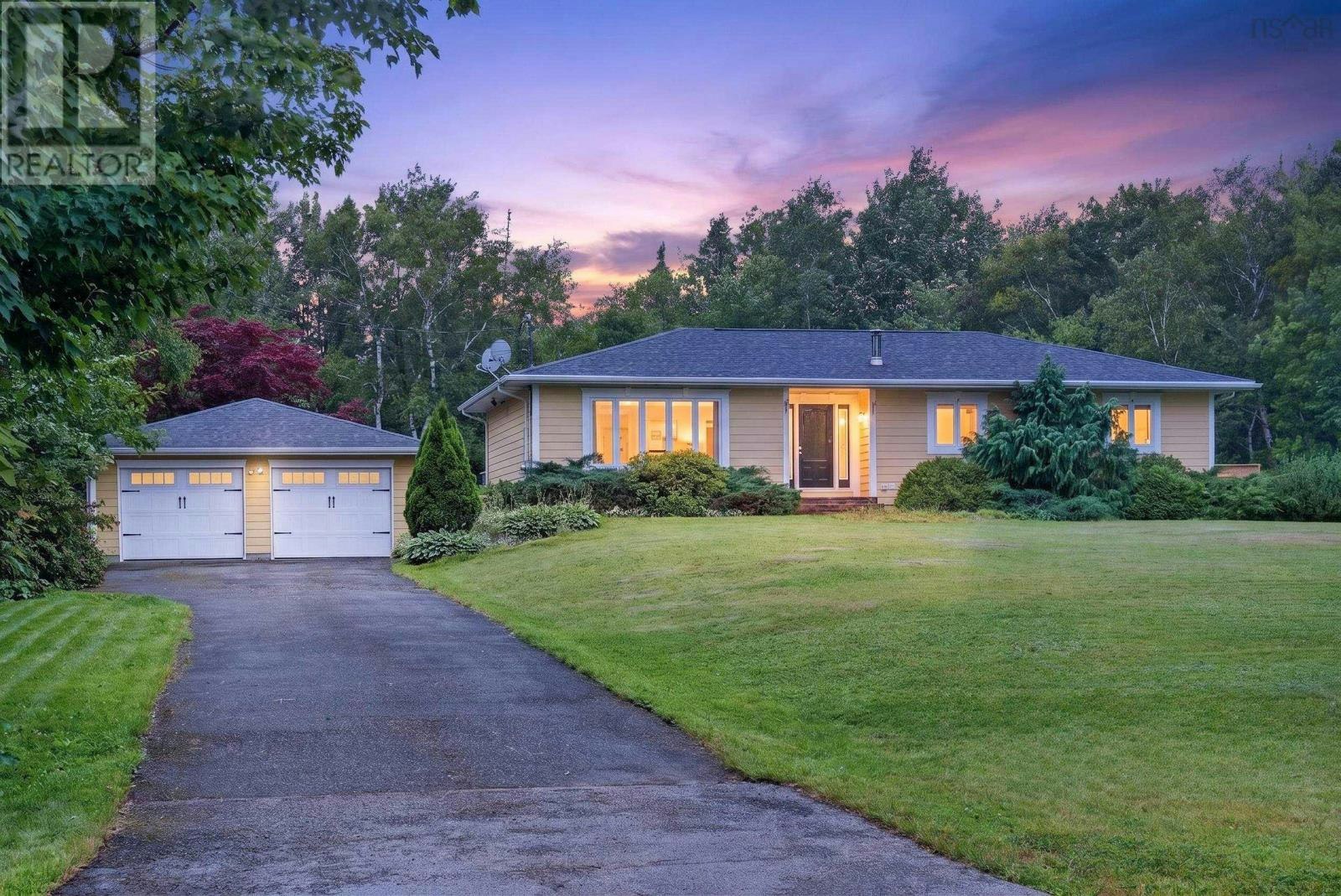 58 Erinmore Drive, Grand Lake Road, NS, B1M 1A7