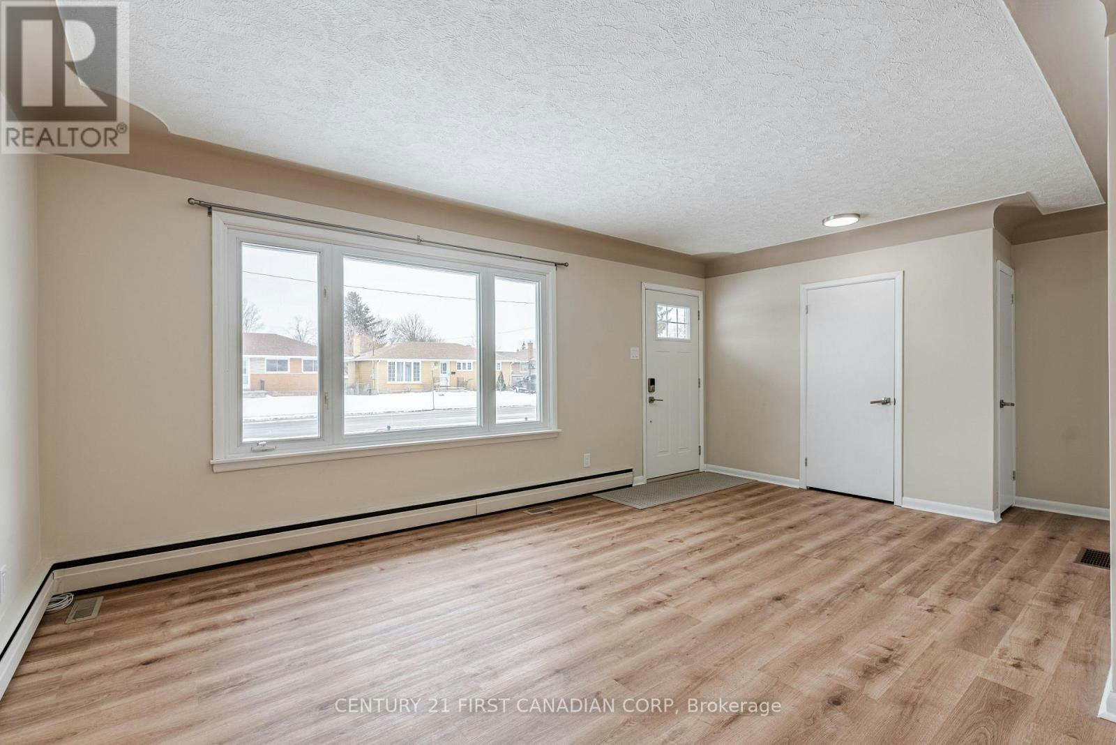 UPPER-177 Myrtle Street, St. Thomas, ON, N5R 2G8 - 10