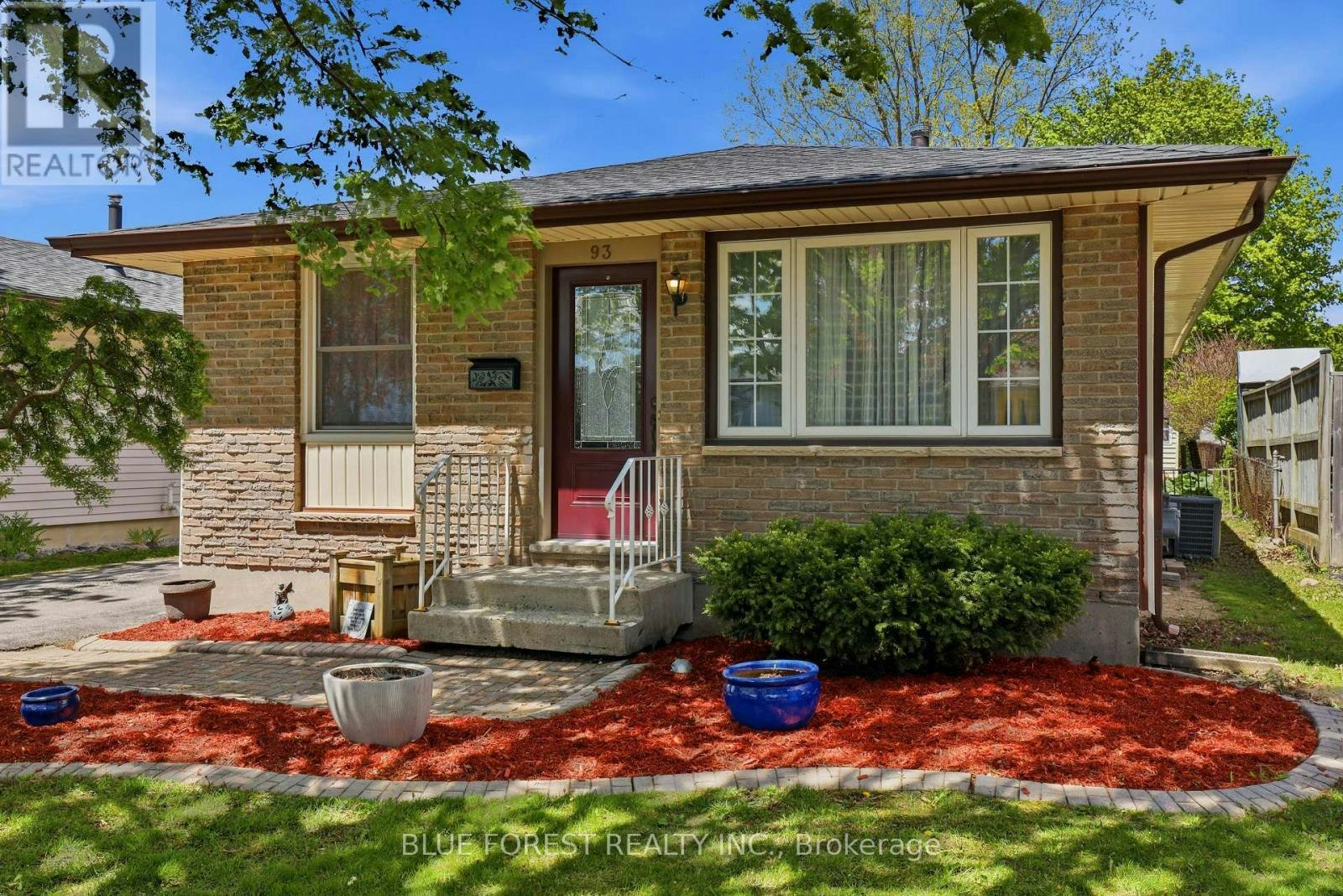 93 Nicholas Crescent, London, ON, N6E 2E8