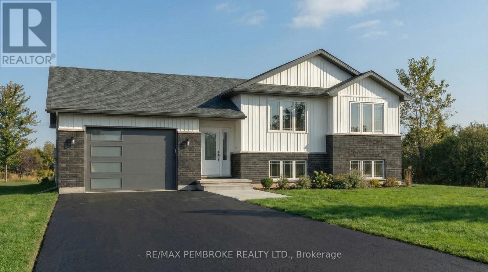22 Eddy Crescent, Pembroke, ON, K8A 0M1