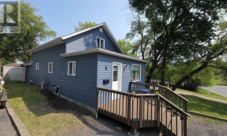 9 Mascott Avenue
