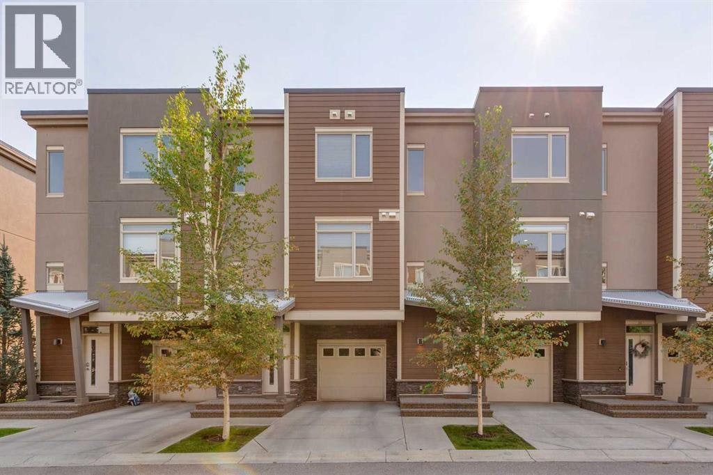 16 Westpark Common SW, Calgary, AB, T3H 0Y4