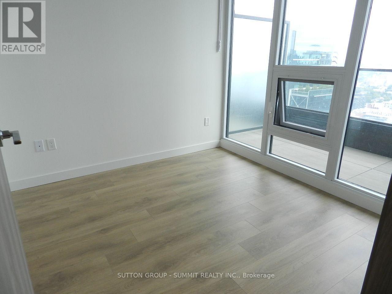5601-1 Concord Cityplace Way, Toronto, ON, M5V 0X3 - 12