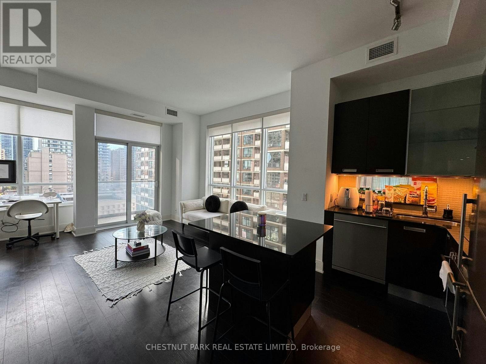 1102-21 Balmuto Street, Toronto, ON, M4Y 1W4 - 3
