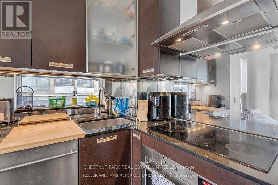 802-21 Balmuto Street, Toronto, ON, M4Y 1W4 - 5