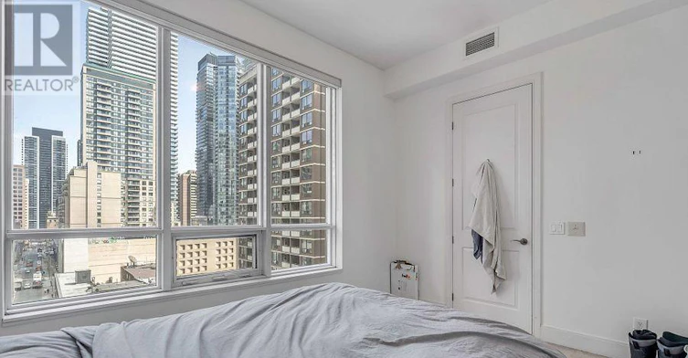 802-21 Balmuto Street, Toronto, ON, M4Y 1W4 - 9