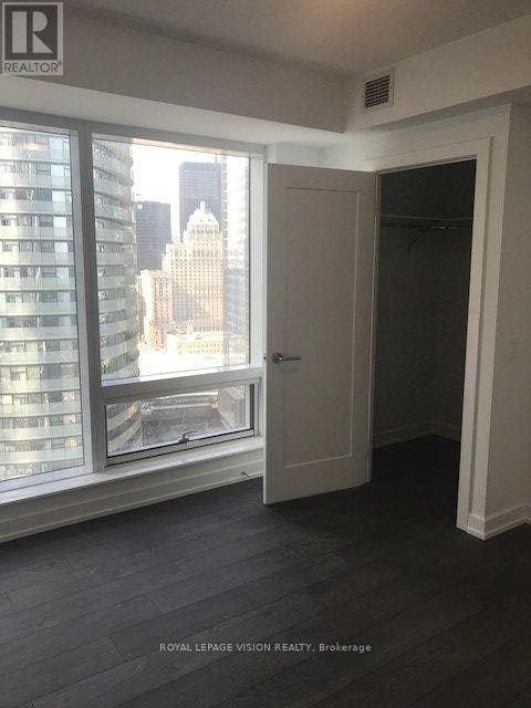 2703-10 York Street, Toronto, ON, M5J 0E1 - 7