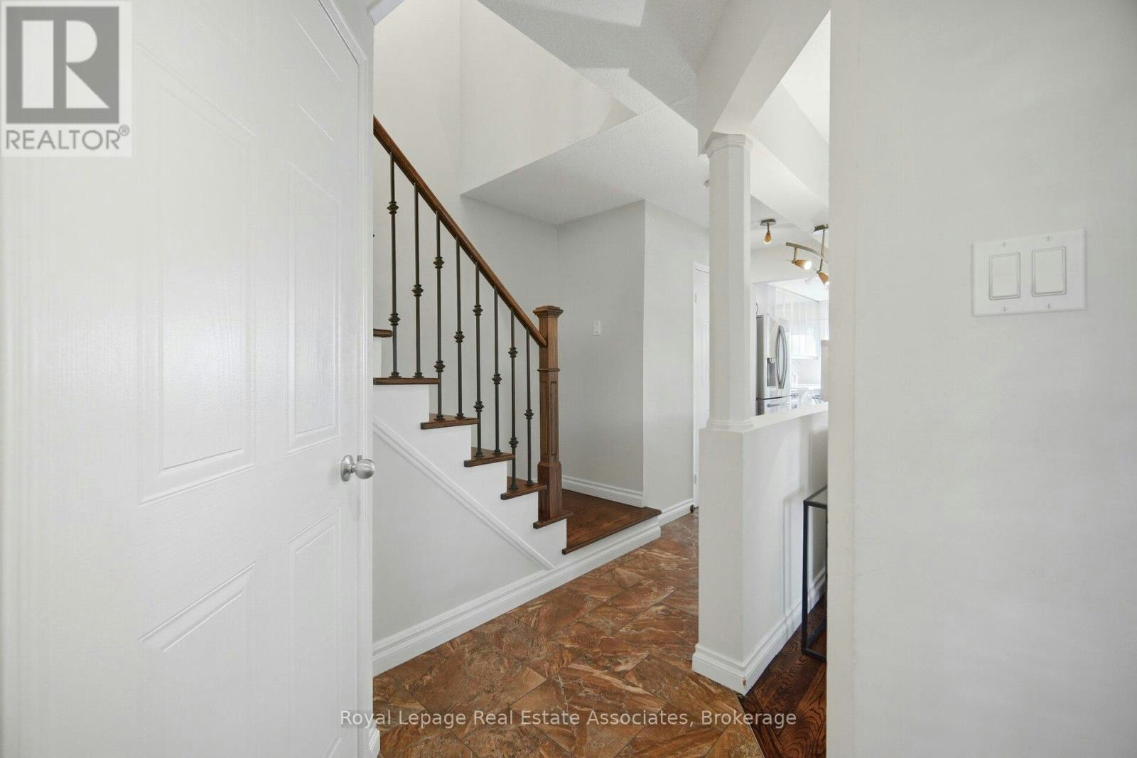 1308 Valerie Crescent, Oakville, ON, L6J 7E2 - 5