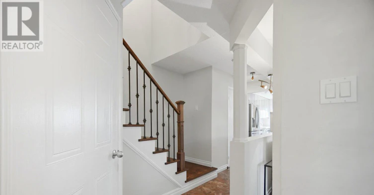 1308 Valerie Crescent, Oakville, ON, L6J 7E2 - 5