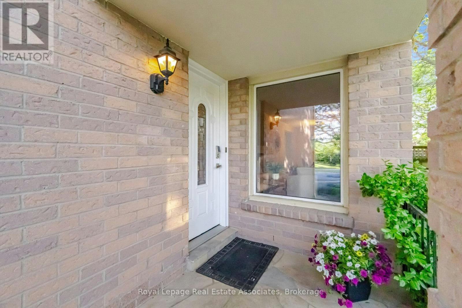 1308 Valerie Crescent, Oakville, ON, L6J 7E2 - 3