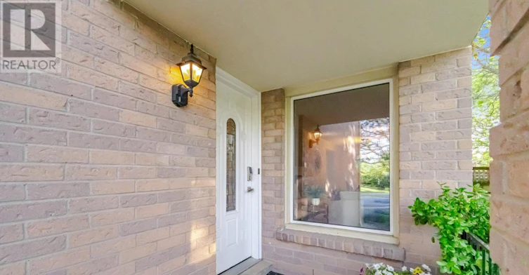 1308 Valerie Crescent, Oakville, ON, L6J 7E2 - 3