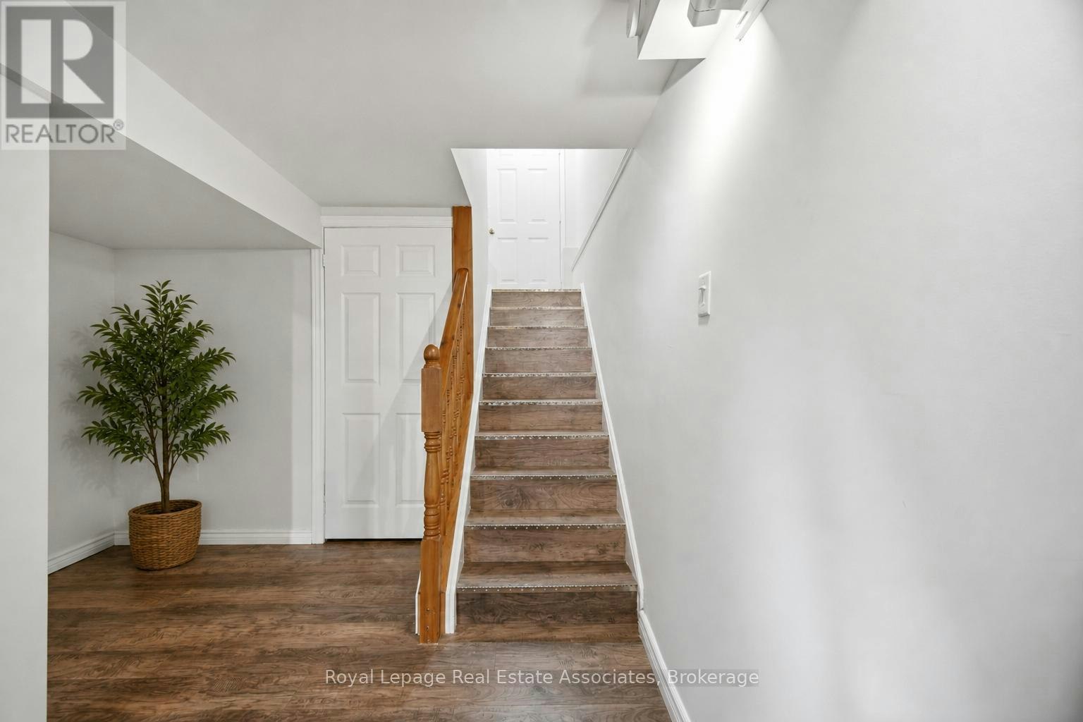 1308 Valerie Crescent, Oakville, ON, L6J 7E2 - 30