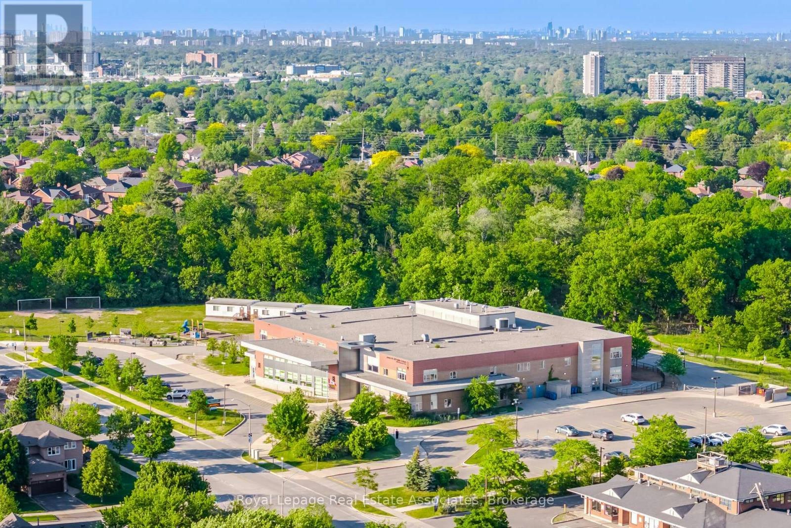 1308 Valerie Crescent, Oakville, ON, L6J 7E2 - 46