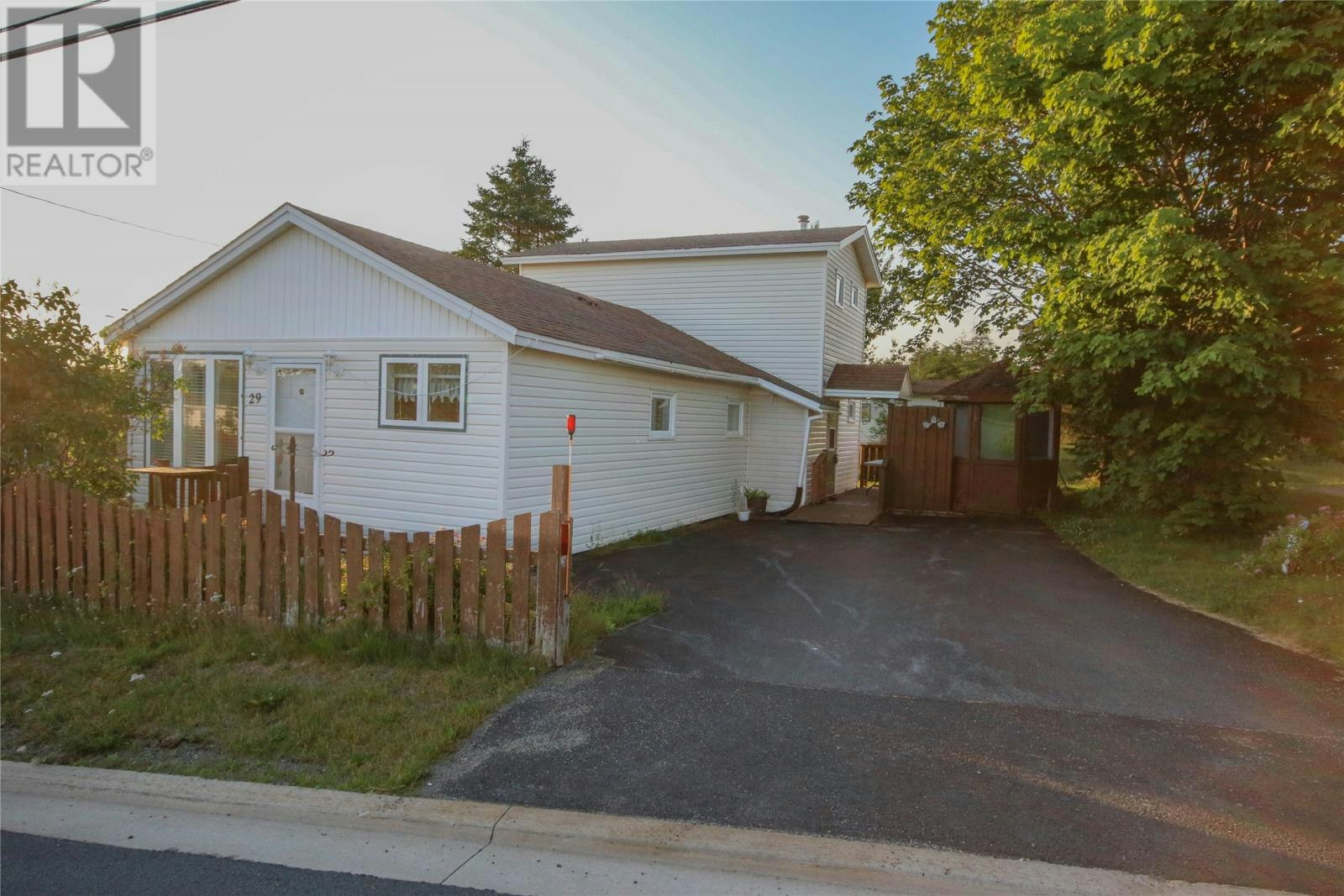 29 Cabot Avenue, Whitbourne, NL, A0B 3K0