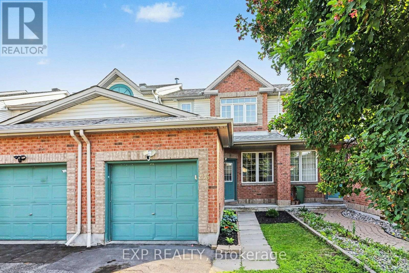 203 Duntroon Circle, Ottawa, ON, K1T 4C9