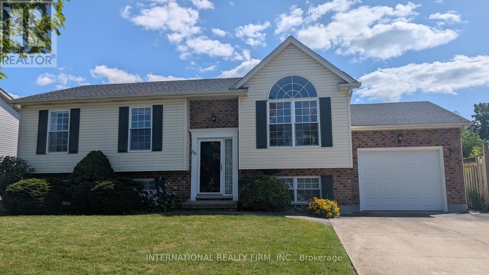 38 Windle Village Crescent, Thorold, ON, L2V 4Z6