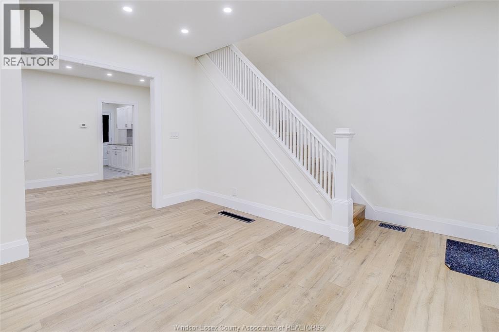 116 Elm Avenue, Windsor, ON, N9A 5G8 - 9
