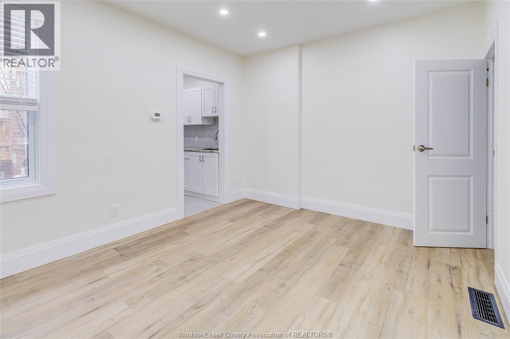 116 Elm Avenue, Windsor, ON, N9A 5G8 - 10