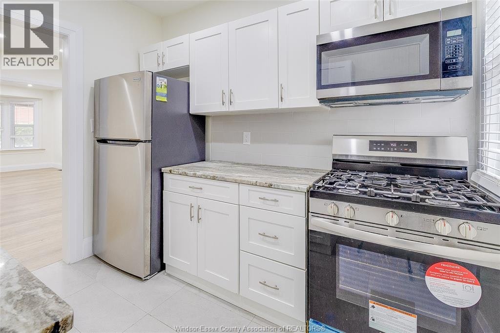 116 Elm Avenue, Windsor, ON, N9A 5G8 - 12