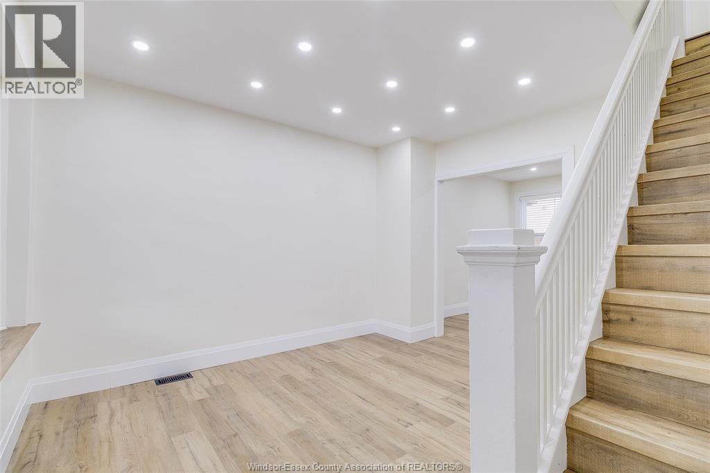 116 Elm Avenue, Windsor, ON, N9A 5G8 - 5