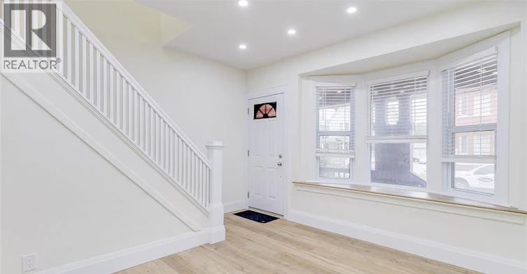 116 Elm Avenue, Windsor, ON, N9A 5G8 - 8