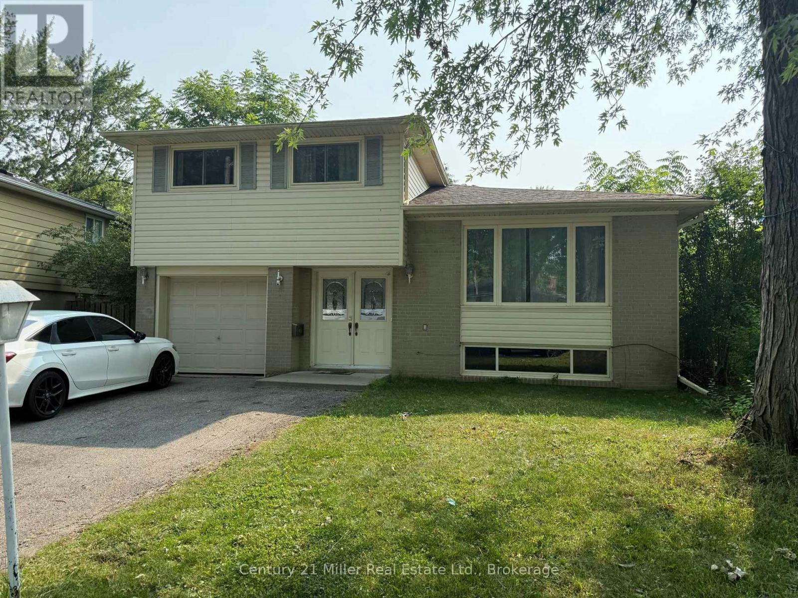 35 Melville Crescent, Brampton, ON, L6W 2S3