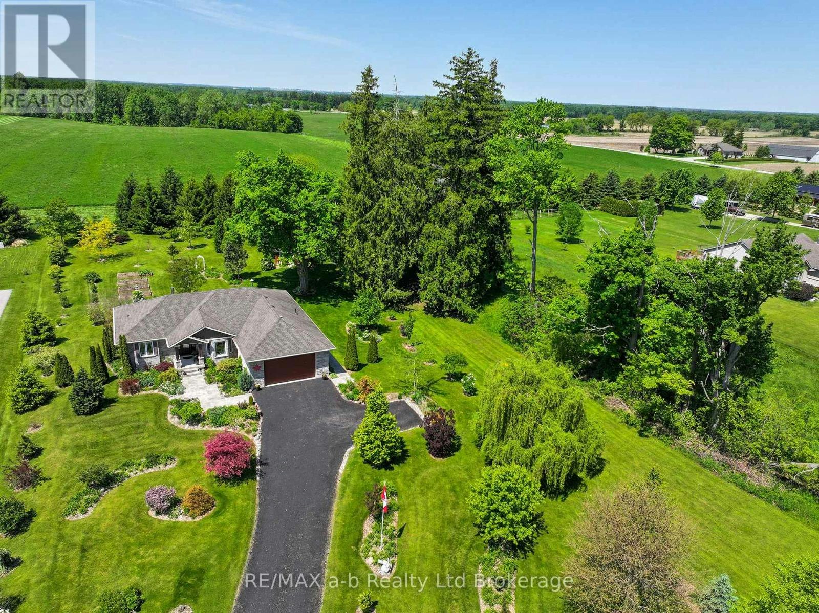 261 Middle Townline Road, Brant, ON, N0E 1E0