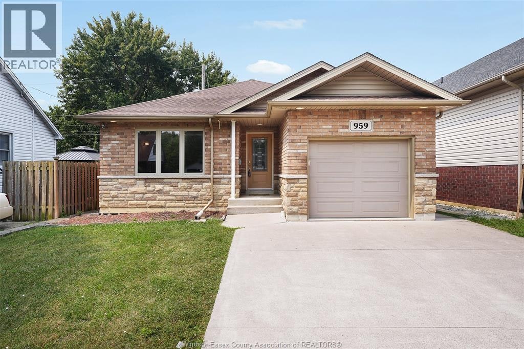 959 Prado Place, Windsor, ON, N8S 2H4