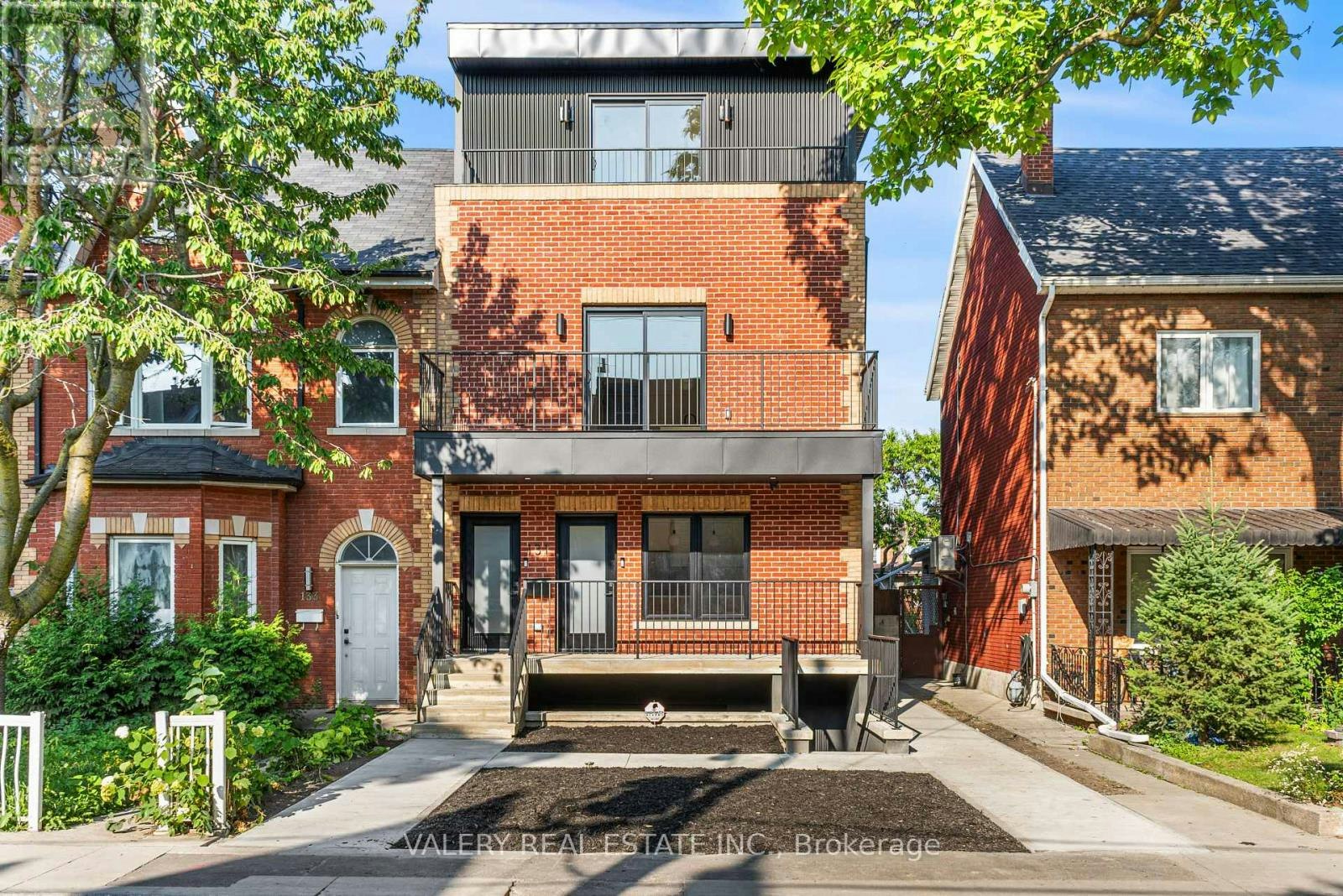 2ND FLOOR-131 Dovercourt Road, Toronto, ON, M6J 3C5