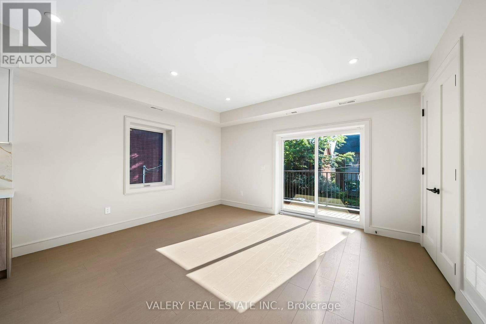 2ND FLOOR-131 Dovercourt Road, Toronto, ON, M6J 3C5 - 3