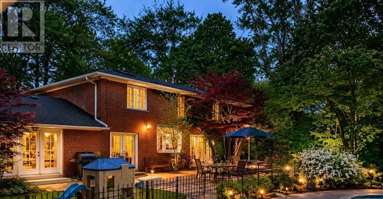 2 Zaharias Court, Toronto, ON, M2L 2H6 - 12