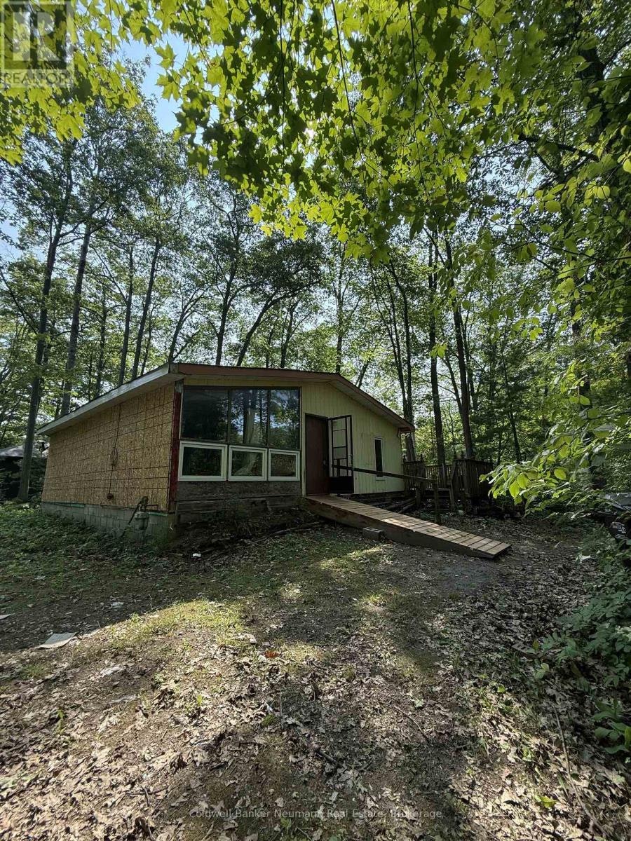808 Oxbow Park Drive, Wasaga Beach, ON, L9Z 2V1