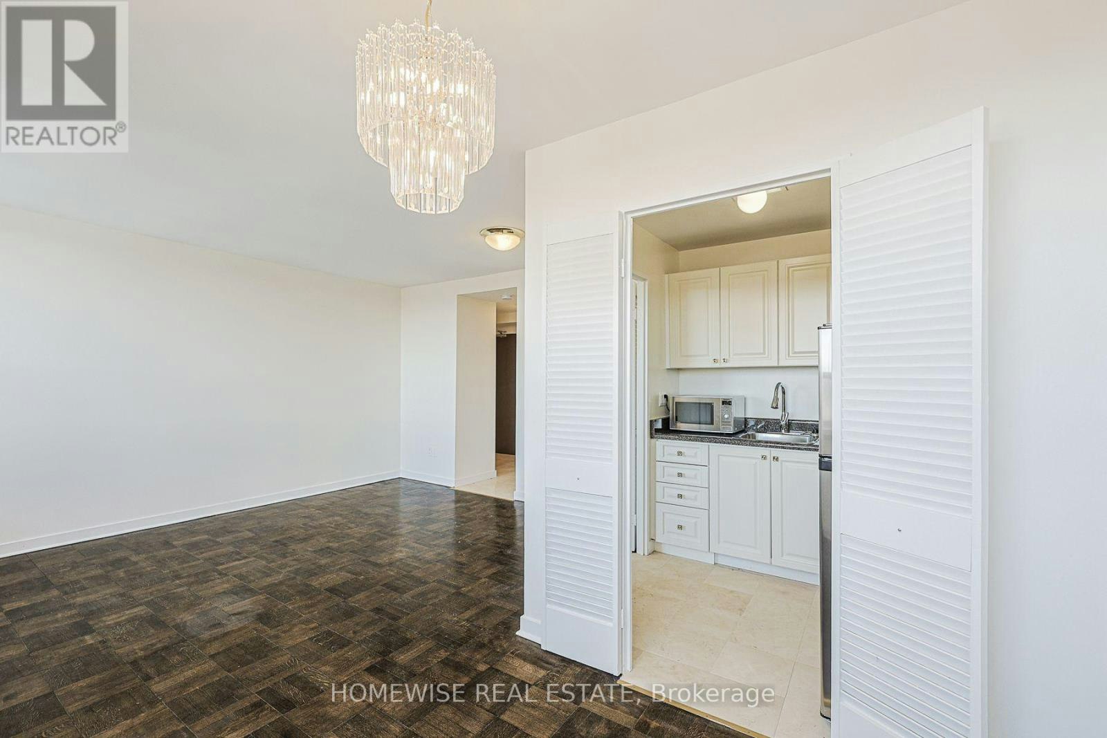 902-485 Kingston Road, Toronto, ON, M4L 1V6