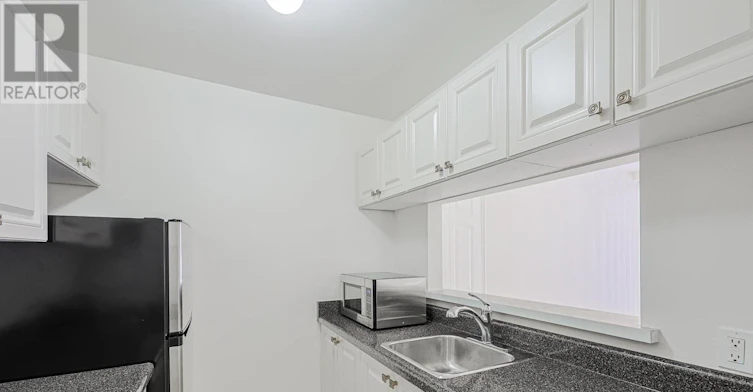 105-485 Kingston Road, Toronto, ON, M4L 1V6 - 12
