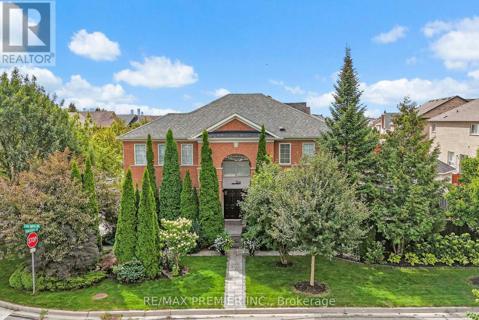 124 Kingsview Drive, Vaughan, ON, L4H 3B4