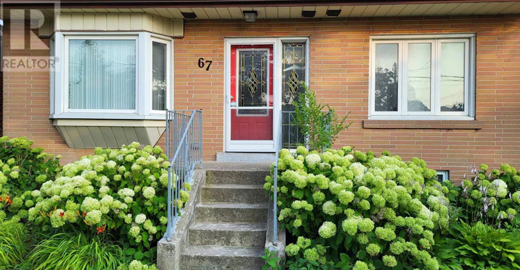 67 Cartwright Avenue, Toronto, ON, M6A 1V1 - 2