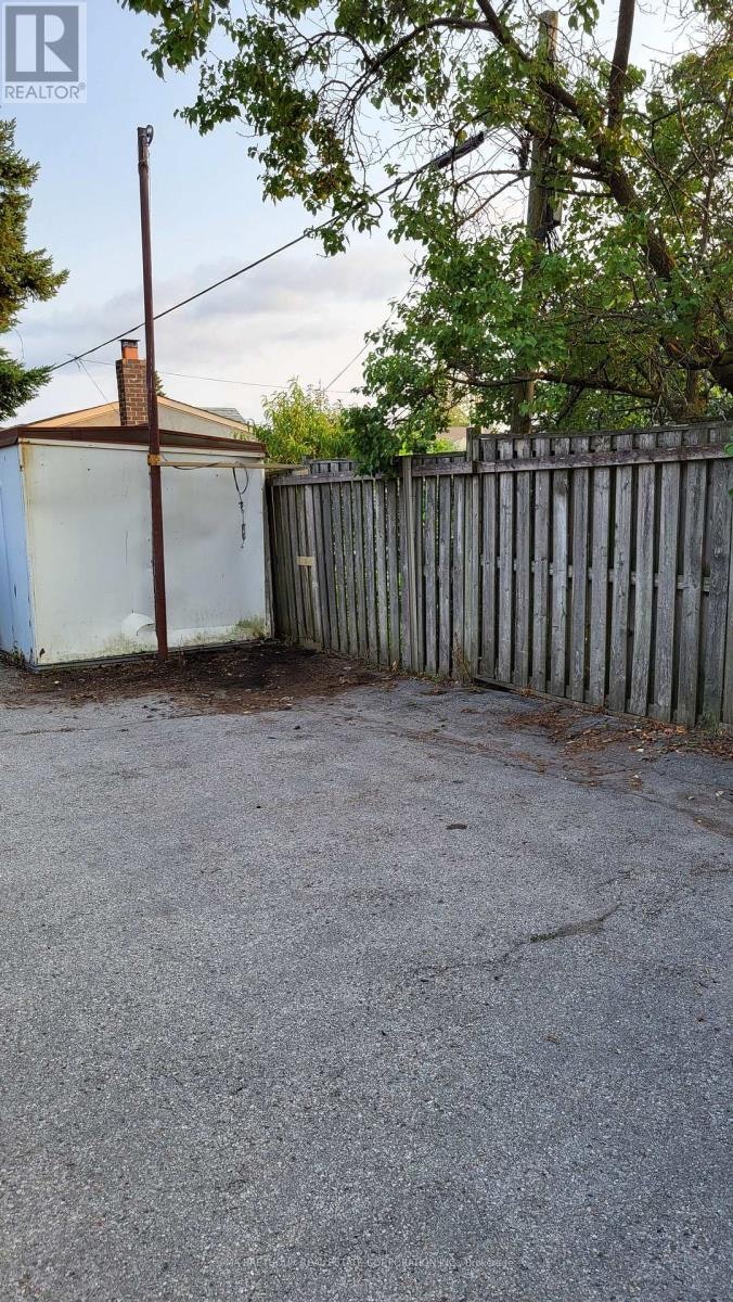 67 Cartwright Avenue, Toronto, ON, M6A 1V1 - 18