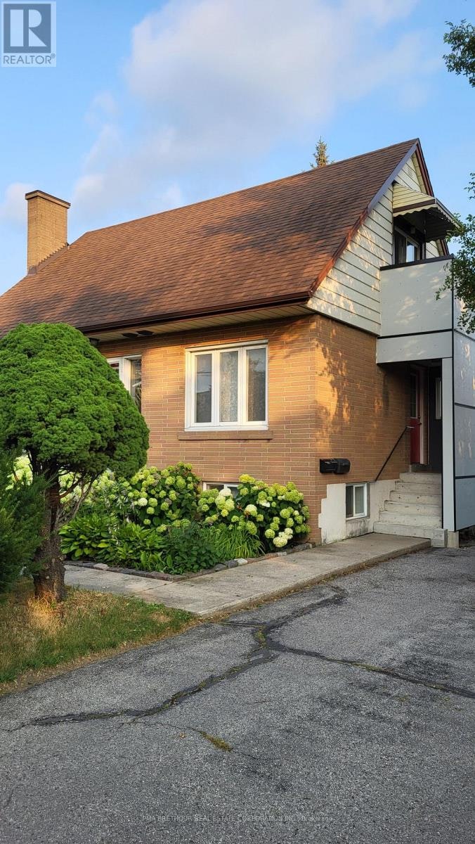 67 Cartwright Avenue, Toronto, ON, M6A 1V1 - 3